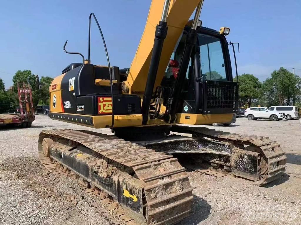 CAT 323 D L 大型油圧ショベル12t以上（パワーショベル・ユンボ）