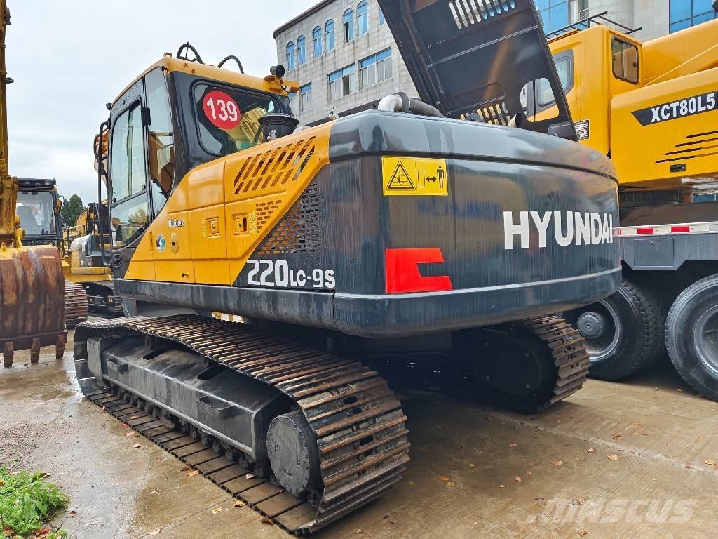 Hyundai R220LC-9S 大型油圧ショベル12t以上（パワーショベル・ユンボ）