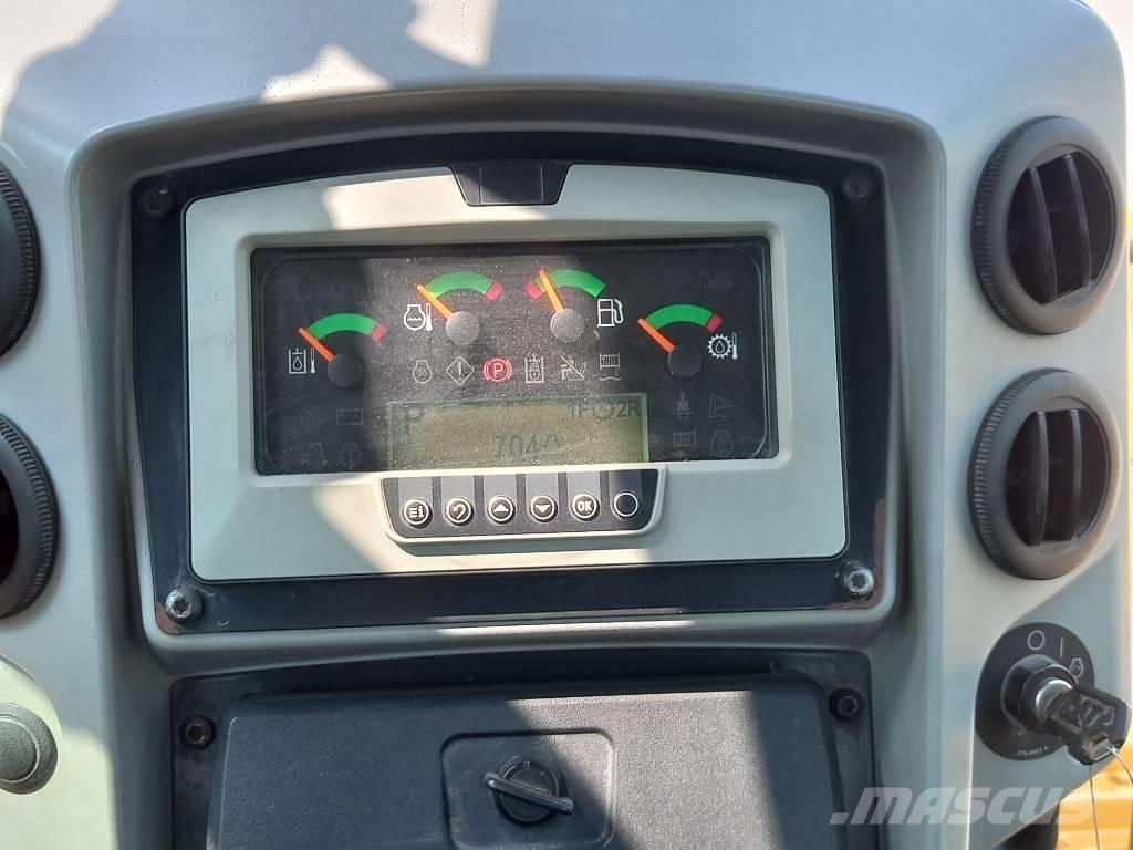 CAT D8T (Abu Dhabi) ブルドーザー