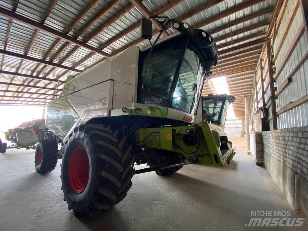 CLAAS Tucano 450 コンバイン