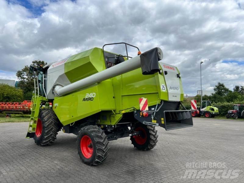 CLAAS AVERO 240 コンバイン