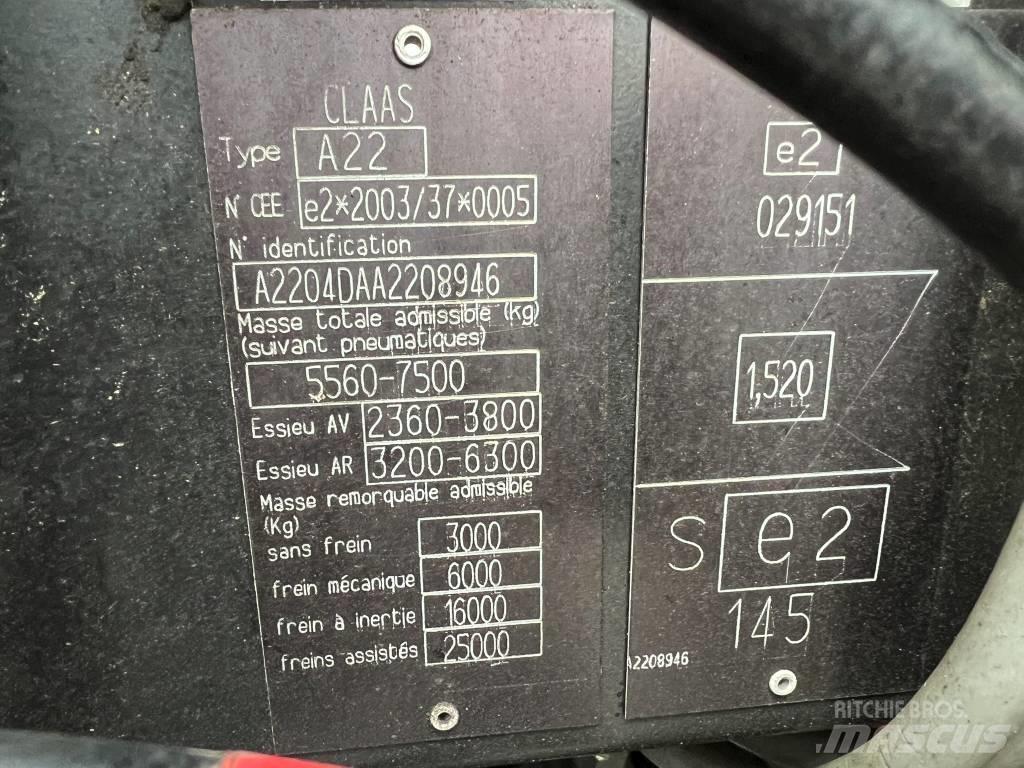 CLAAS Axos 310 トラクター