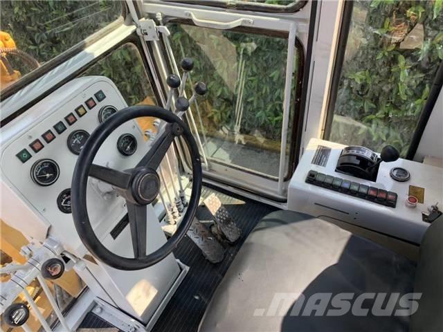 CAT 140K モーターグレーダー