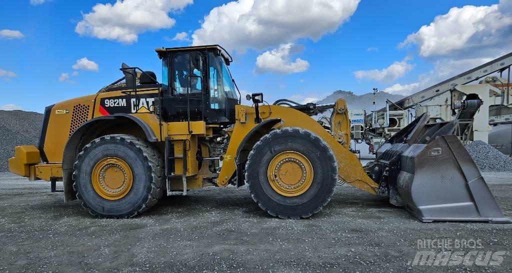 CAT 982 M ホイールローダー・タイヤショベル