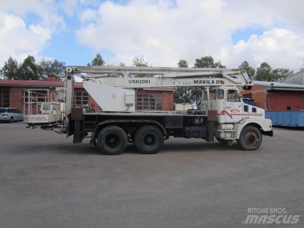 Volvo N 7 6x2 4200 その他トラック