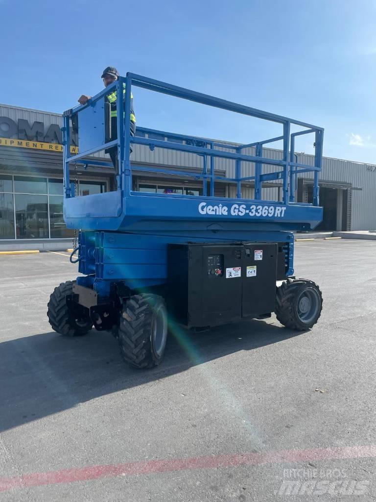 Genie GS 3369 RT シザースリフト