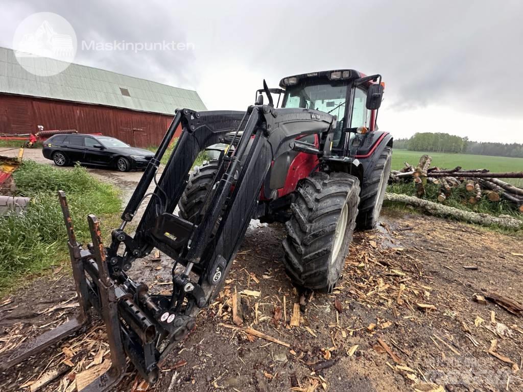 Valtra N 121 トラクター