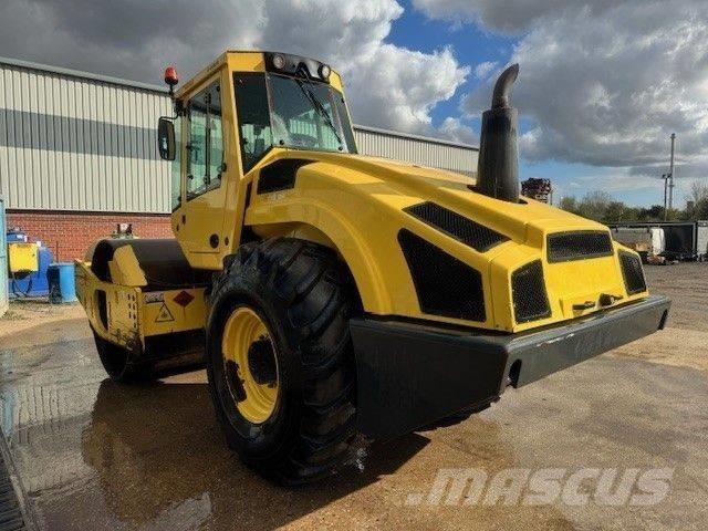 Bomag BW 213 D H-4 振動ローラ