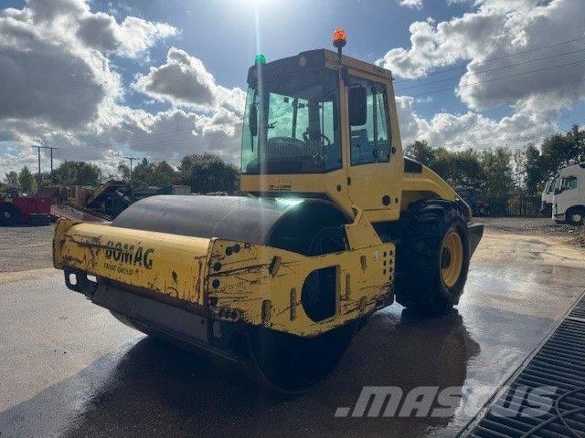 Bomag BW 213 D H-4 振動ローラ