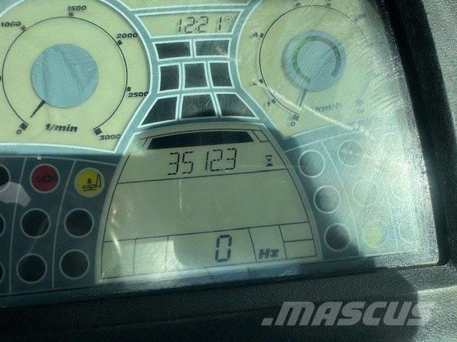 Bomag BW 213 D H-4 振動ローラ