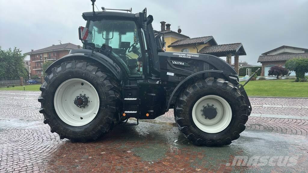 Valtra Q305 トラクター