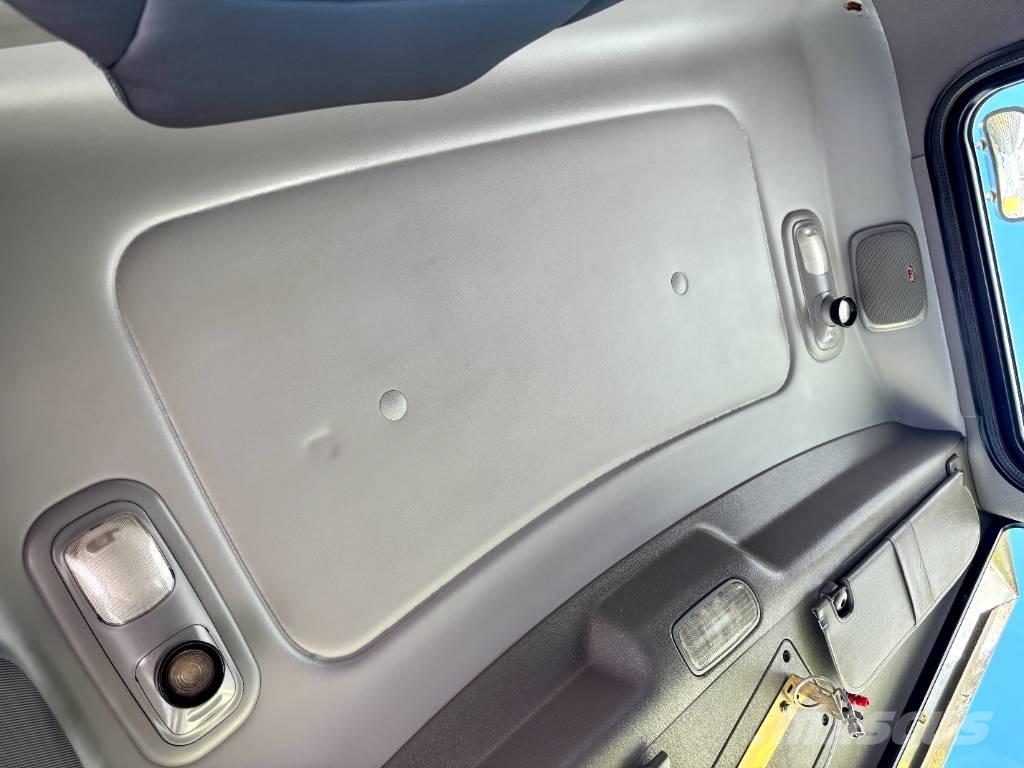 Peterbilt 367 中古トラクターヘッド | トレーラーヘッド