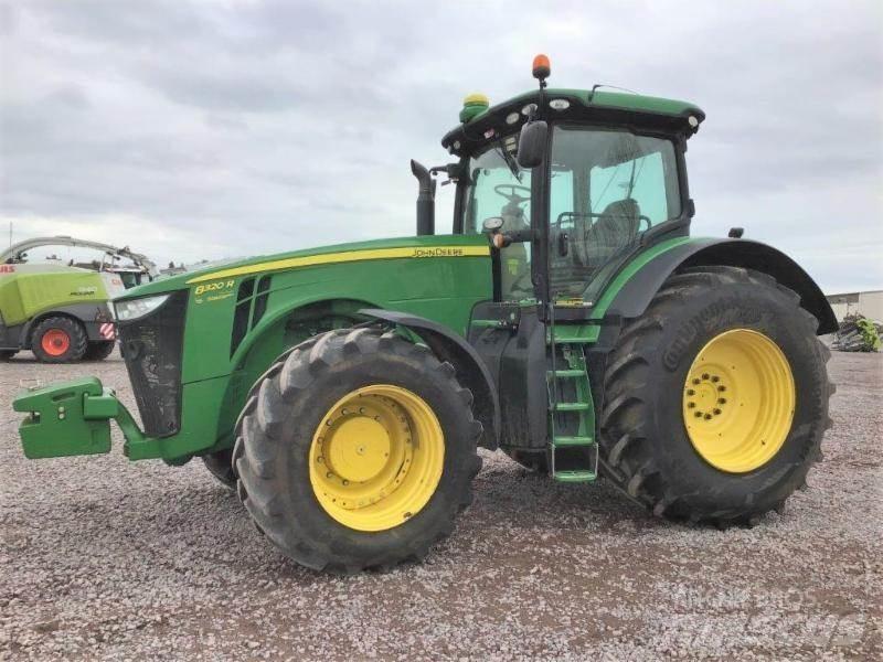 John Deere 8320 R トラクター