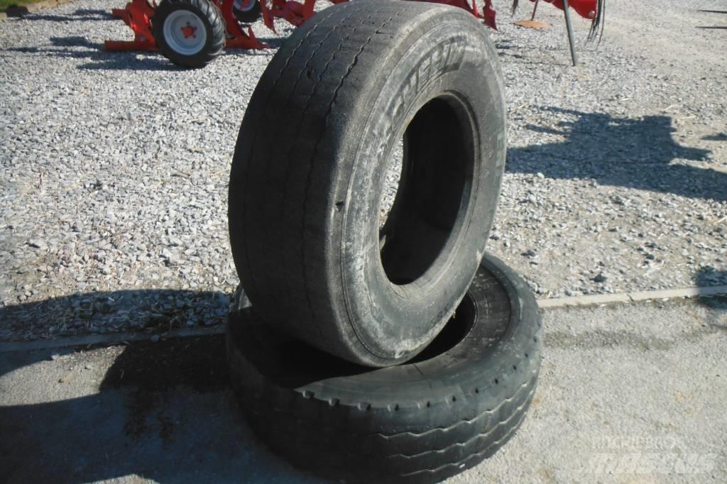 Michelin 385/65R22.5 タイヤ、ホイル、リム