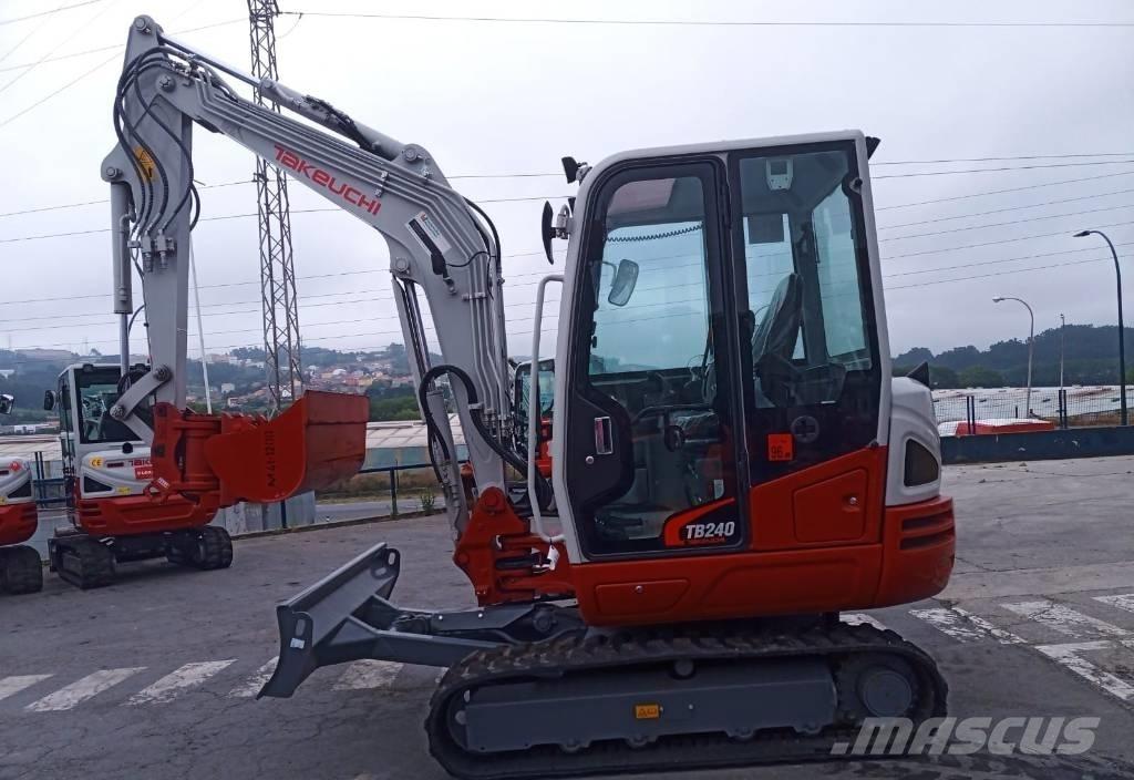 Takeuchi TB 240 ミニ油圧ショベル 7t以下（ミニユンボ・ミニディガー）