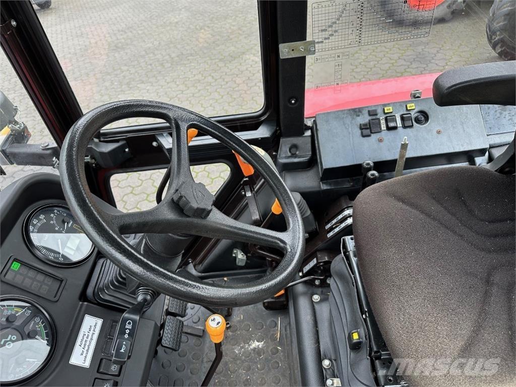 Belarus MTS 952.2 トラクター