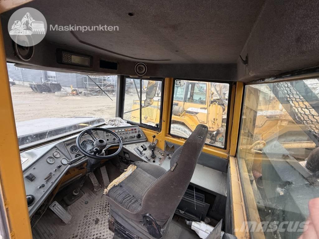 Volvo A 25 C アーティキュレート式ダンプトラック
