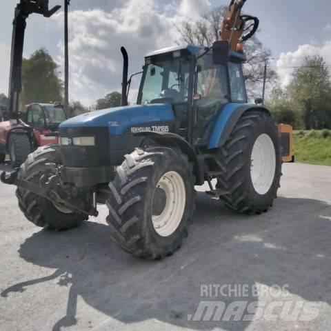 New Holland TM 165 トラクター