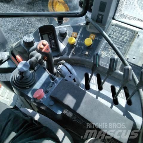 New Holland TM 165 トラクター