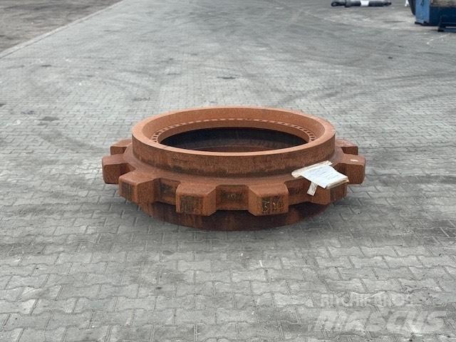 CAT 6040 SPROCKET 無限軌道、クローラ、履帯