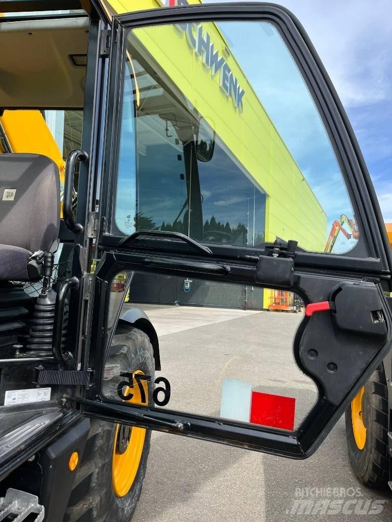 JCB 540-140 テレスコーピックハンドラー