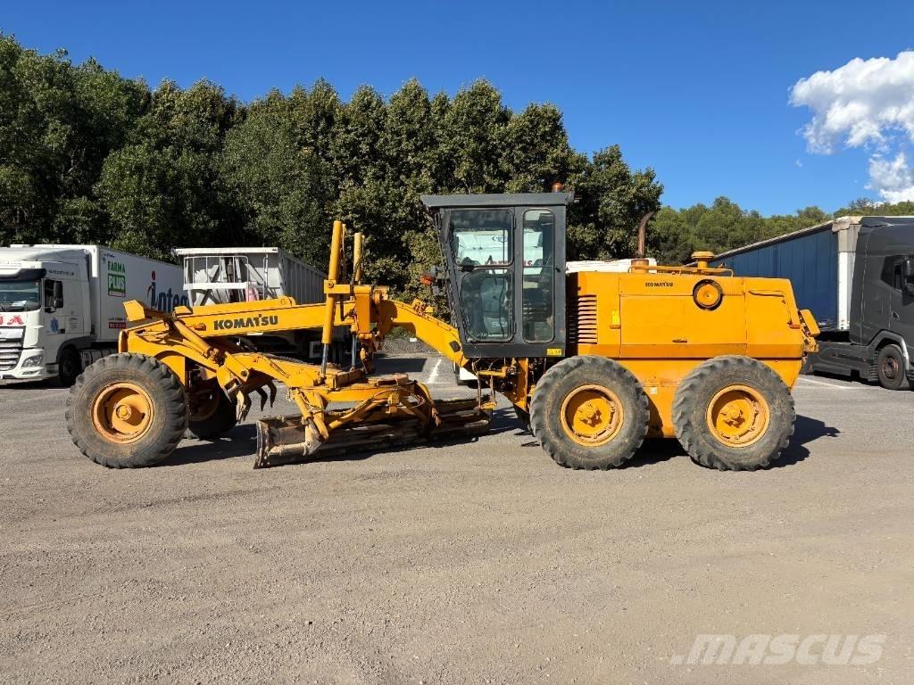 Komatsu GD 530 A モーターグレーダー