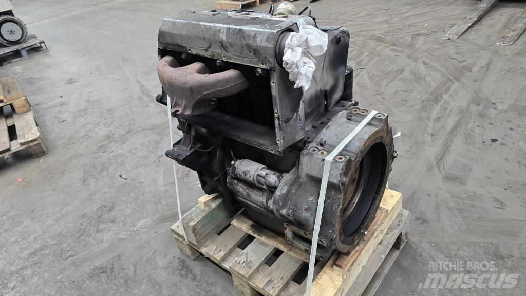Deutz F3L912 エンジン