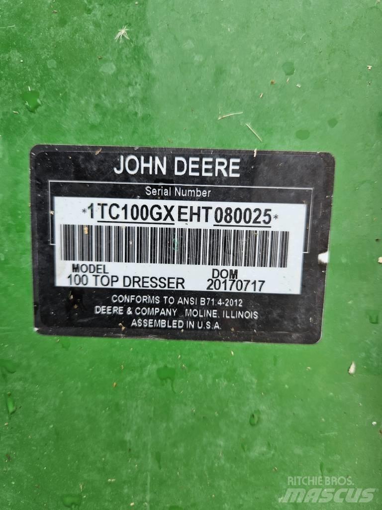 John Deere TD 100 スプレッダ