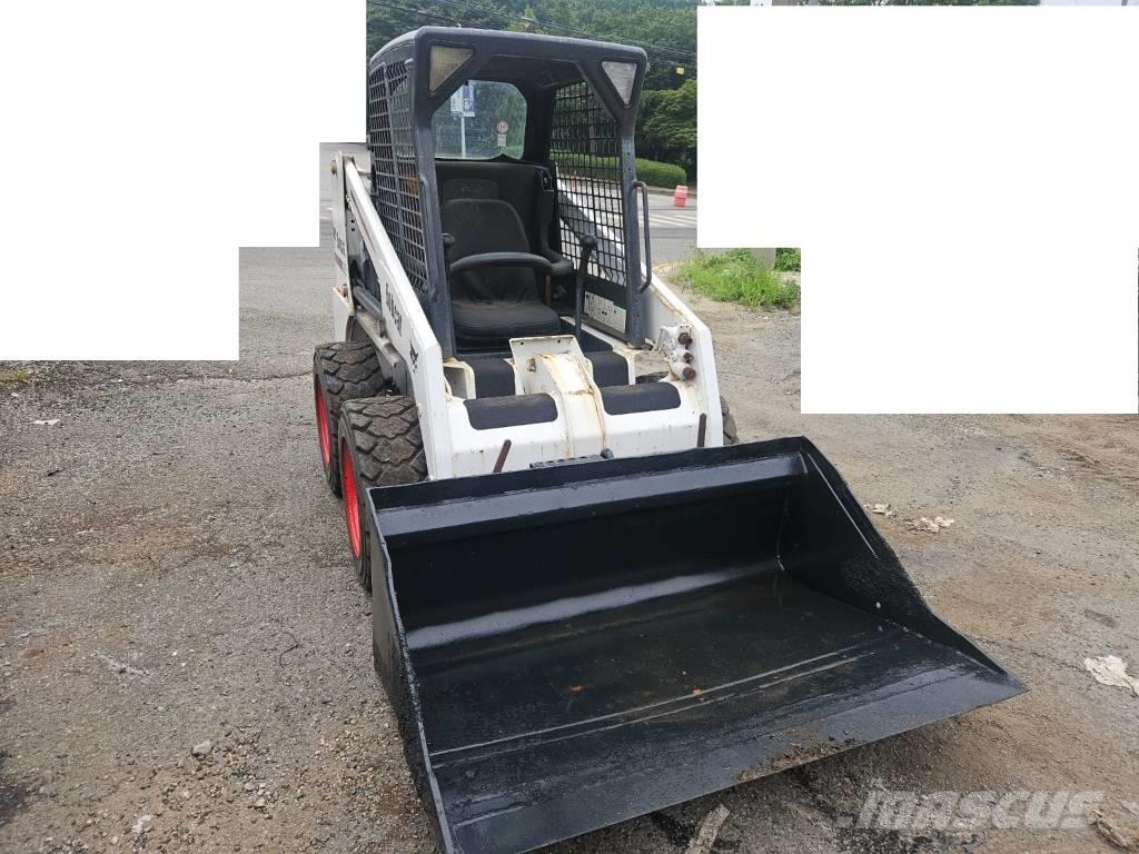 Bobcat S 130 スキッドステアローダー