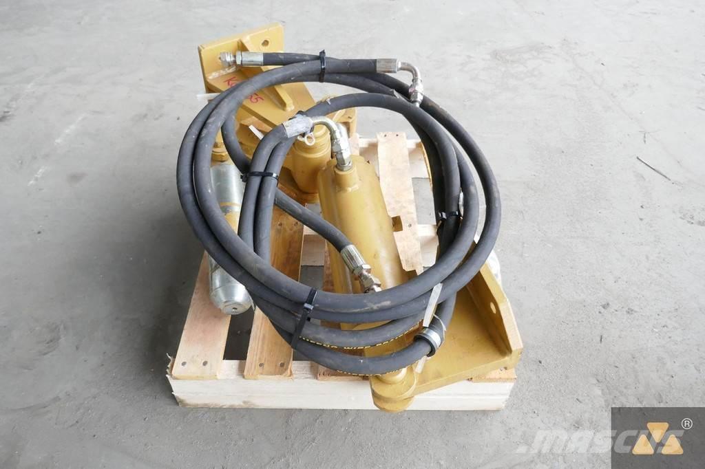 CAT D8T Pin puller その他部品