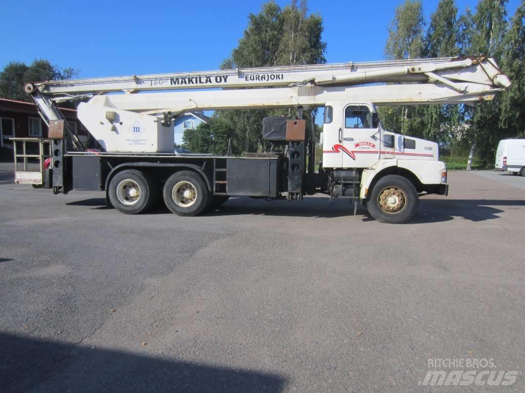 Volvo N 7 6X2 4600 クレーントラック、ユニック車