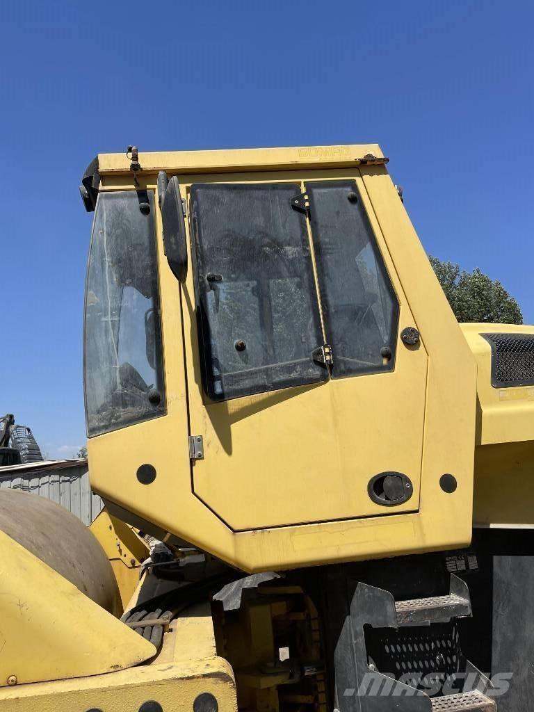 Bomag 226-4 振動ローラ