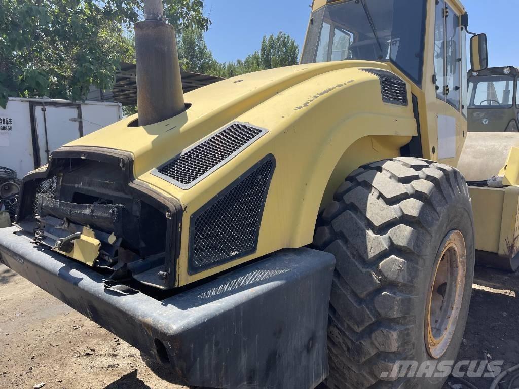 Bomag 226-4 振動ローラ