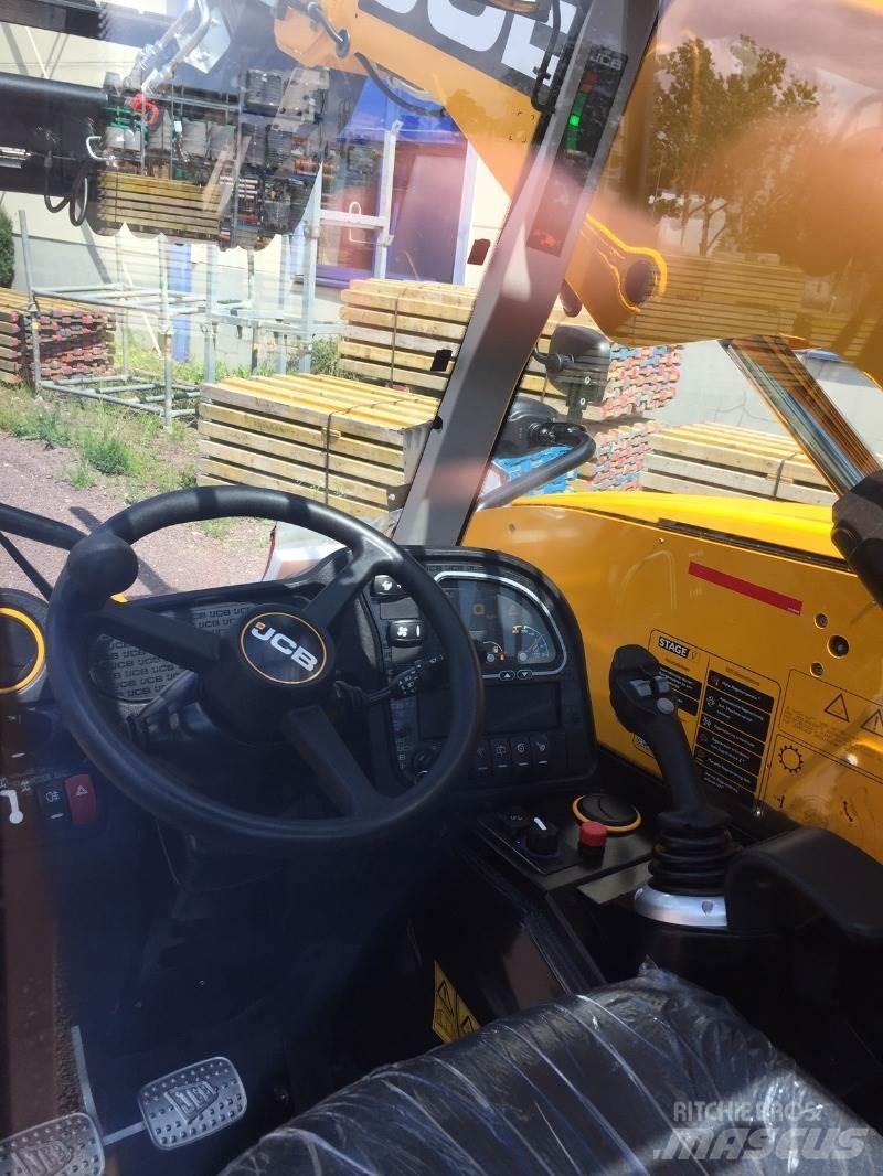 JCB 525-60 テレスコーピックハンドラー