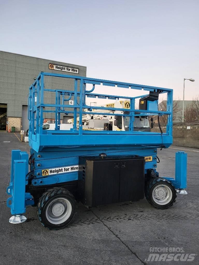 Genie GS 3369 RT シザースリフト