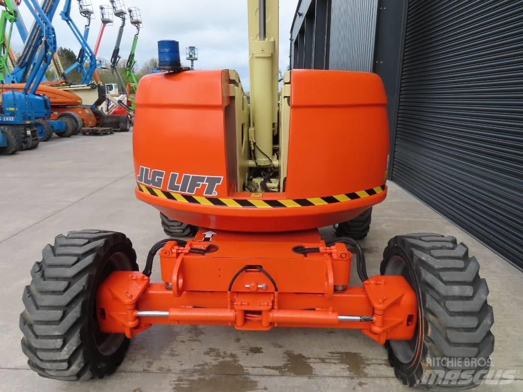 JLG 600 AJ ブームリフト　屈伸型