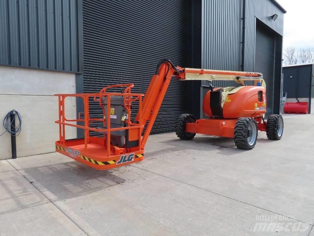 JLG 600 AJ ブームリフト　屈伸型