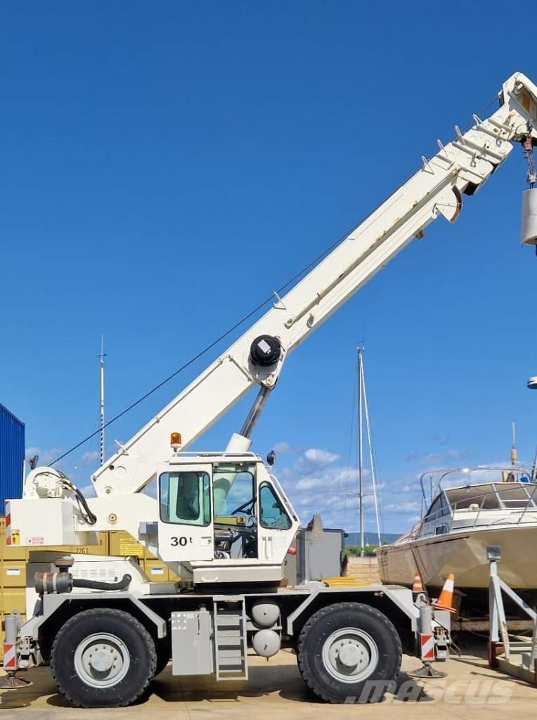 Terex A 300 ラフテレーンクレーン