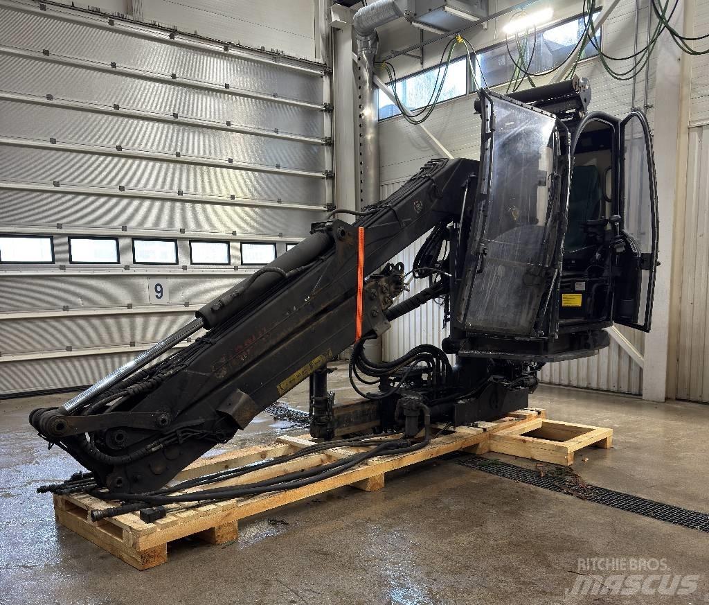Loglift 118 S T 木材積込用クレーン