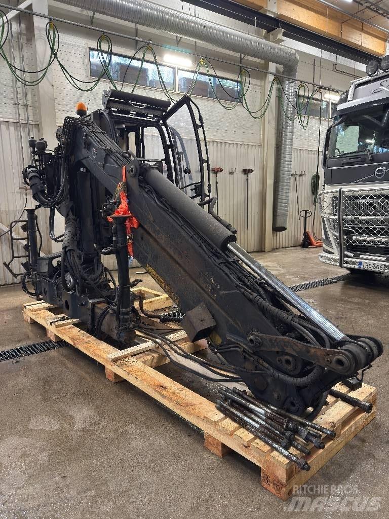 Loglift 118 S T 木材積込用クレーン