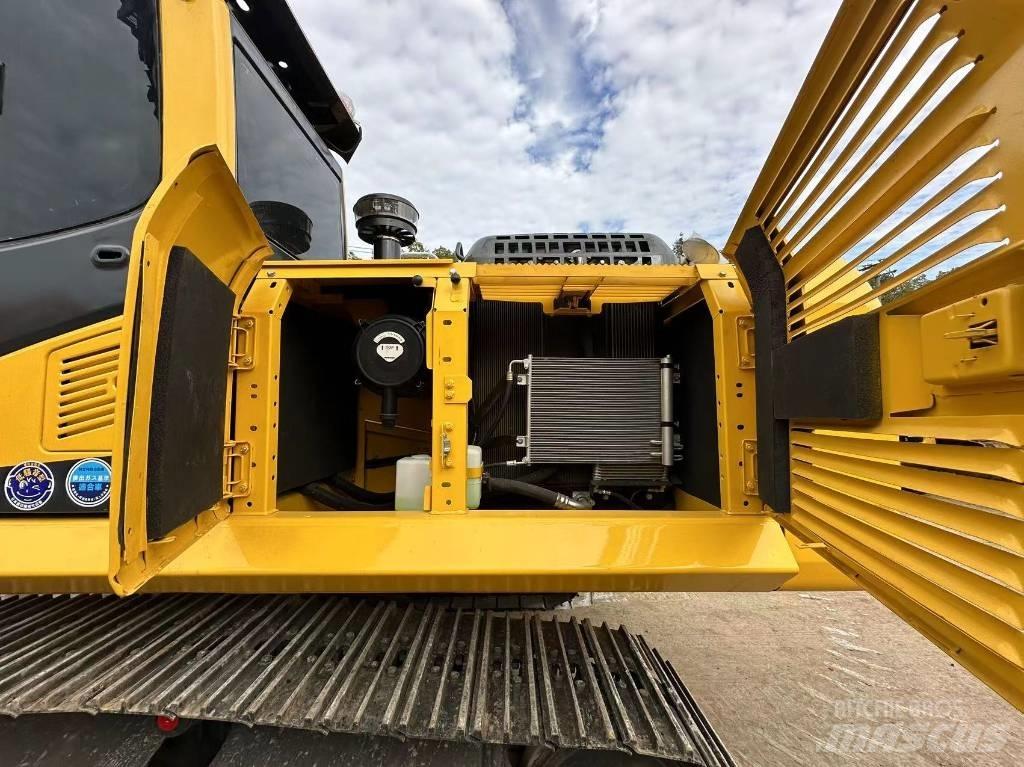 Komatsu PC 220 大型油圧ショベル12t以上（パワーショベル・ユンボ）