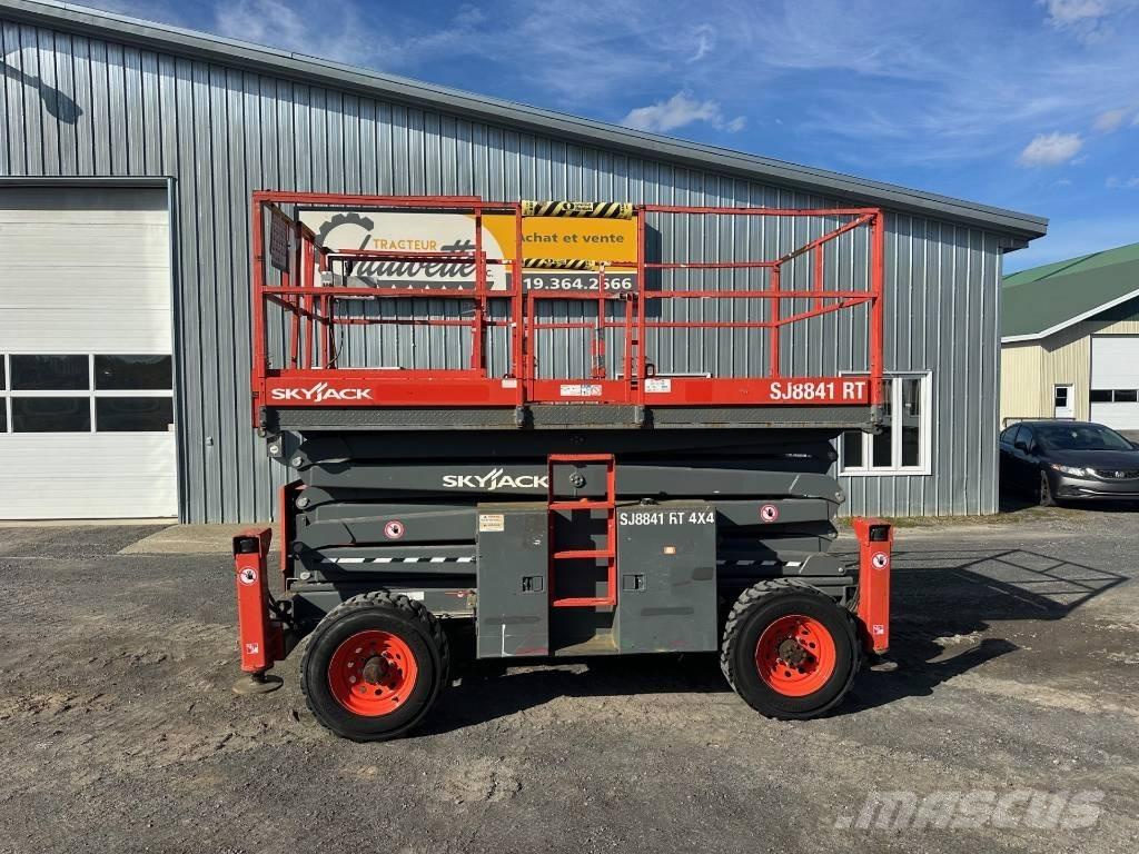 SkyJack SJ 8841 RT シザースリフト