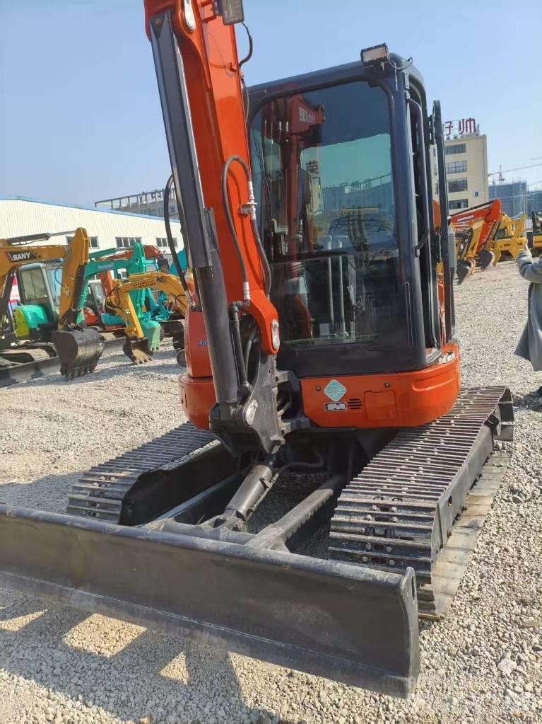 Kubota KX 061-3 ミニ油圧ショベル 7t以下（ミニユンボ・ミニディガー）