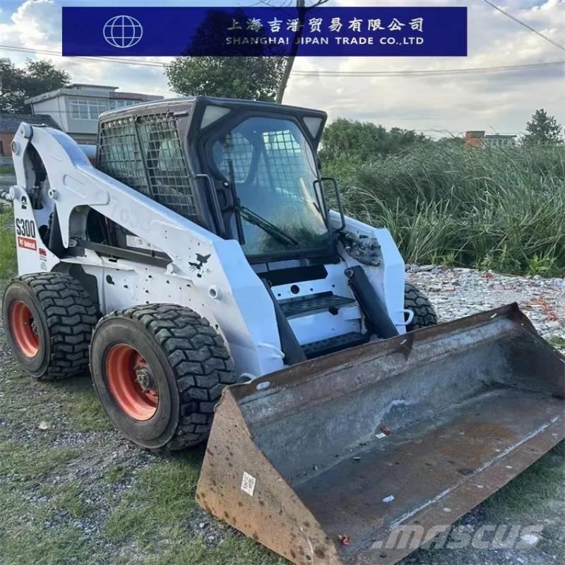 Bobcat s 300 スキッドステアローダー