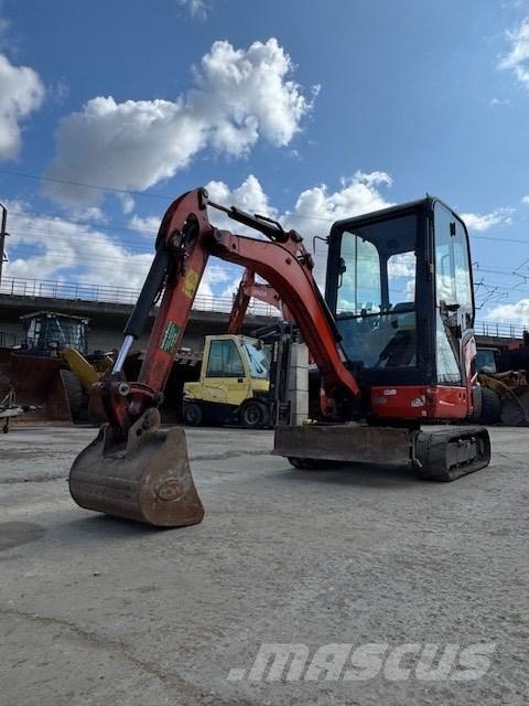 Kubota KX 016-4 ミニ油圧ショベル 7t以下（ミニユンボ・ミニディガー）