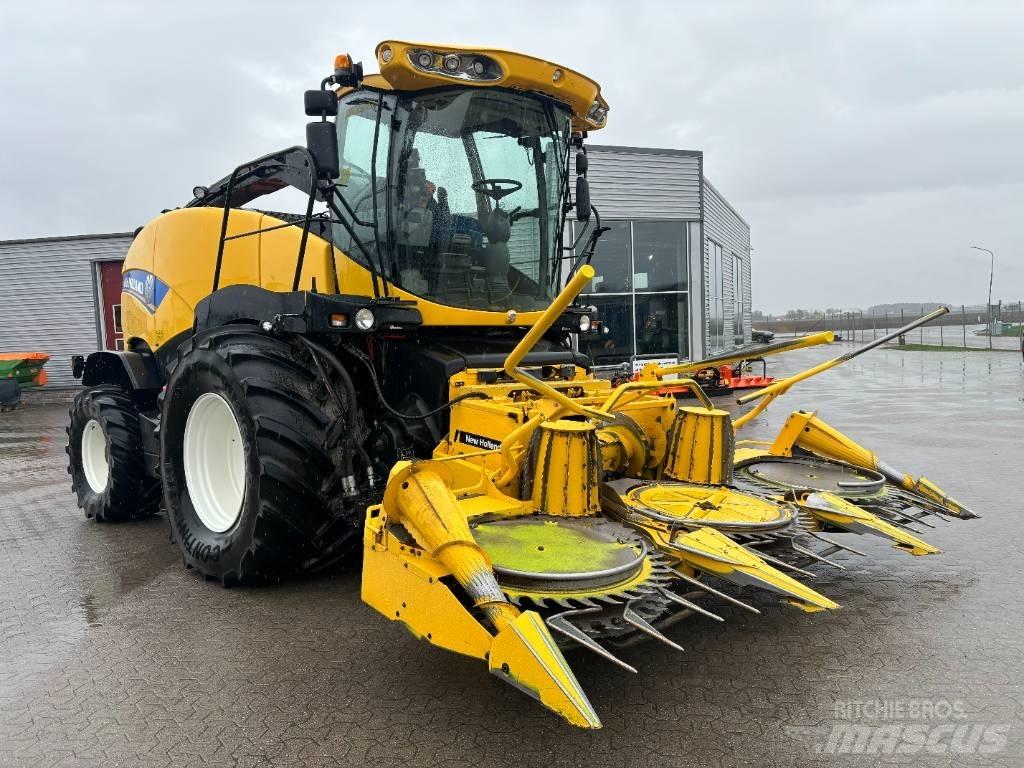 New Holland FR 500 自走式フォレージハーベスター