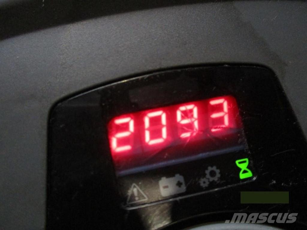 Toyota LPE200 ローリフトとプラットフォーム