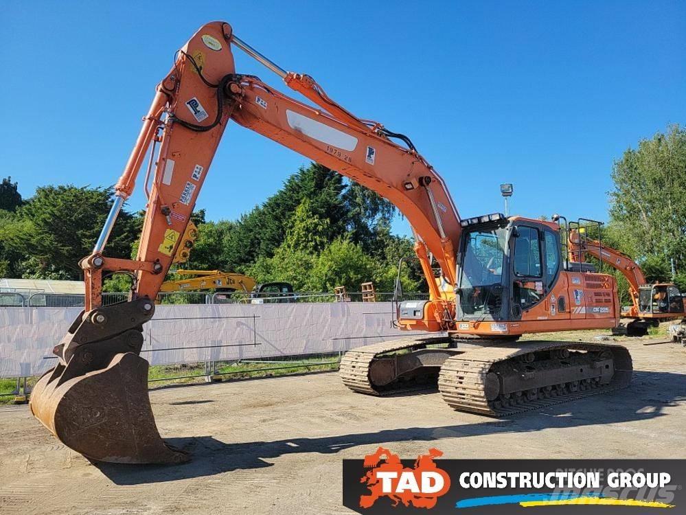 Doosan DX 225 LC-3 大型油圧ショベル12t以上（パワーショベル・ユンボ）