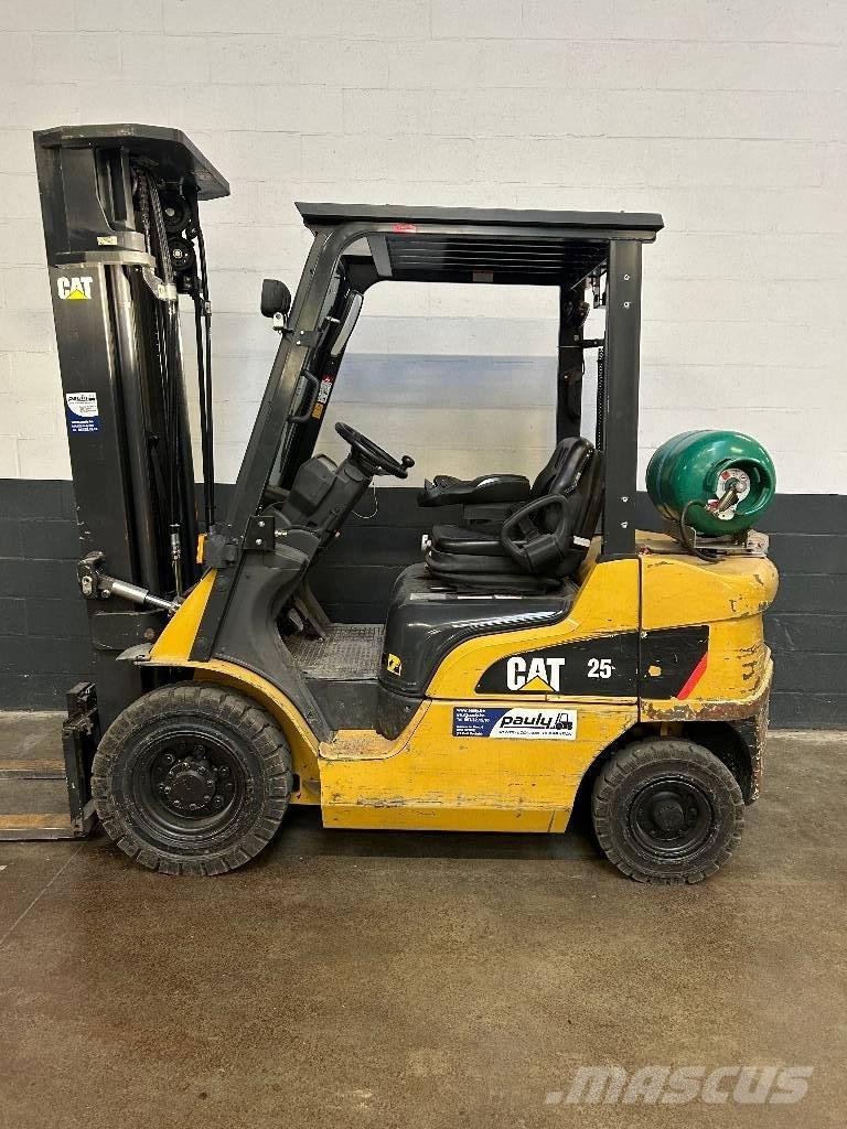 CAT GP 25 N LPGフォークリフト