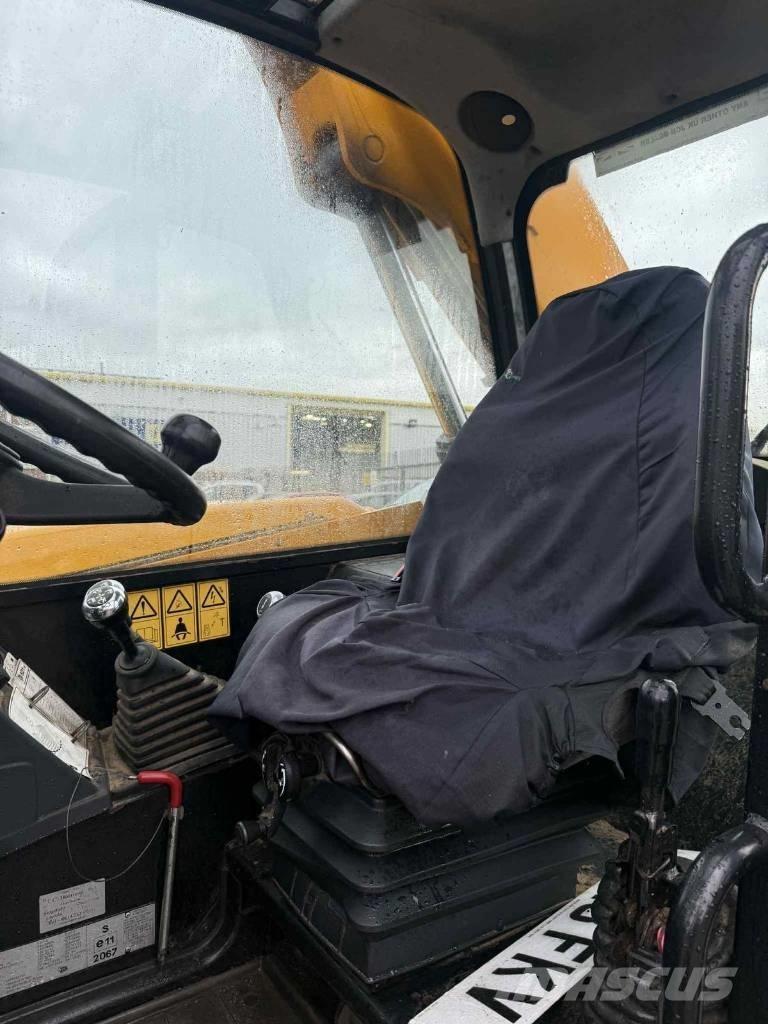 JCB 531-70 テレスコーピックハンドラー